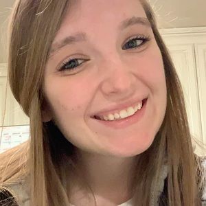 Meet your Posher, Michaela